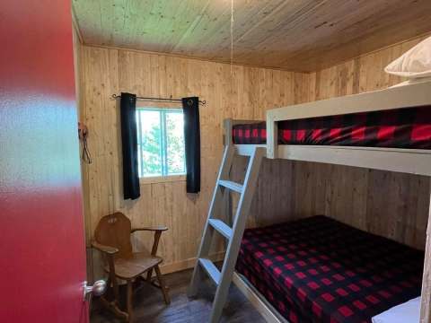 Lucette Cabin – Pourvoirie chez Pelchat