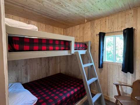 Lucette Cabin – Pourvoirie chez Pelchat