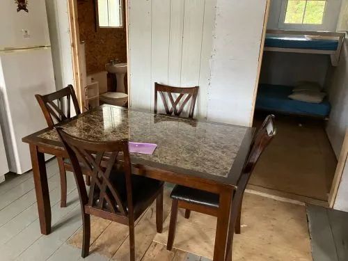 Chalet Milieu — Pourvoirie Club DD – Pourvoirie Club DD