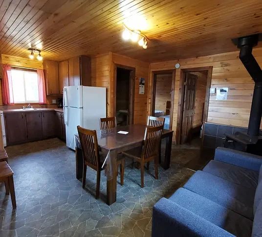 CABIN 15 — Pourvoirie Club Fontbrune – Pourvoirie Club Fontbrune