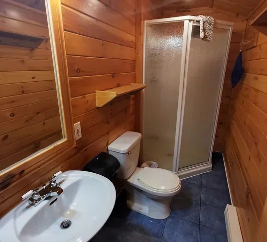 CHALET 4 — Pourvoirie Club Fontbrune – Pourvoirie Club Fontbrune