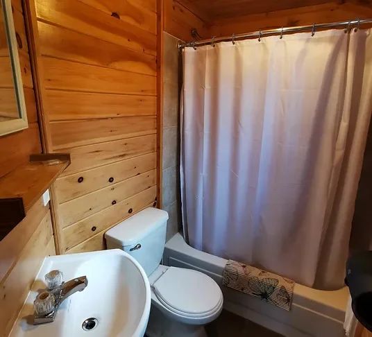 CHALET 7 — Pourvoirie Club Fontbrune – Pourvoirie Club Fontbrune
