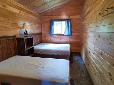 Cabin 8, 9, 10 or 11 – Pourvoirie Club Fontbrune