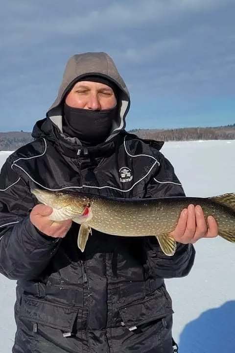 Fishing Northern pike at Pourvoirie Club Fontbrune, Laurentides, Quebec — photo 2