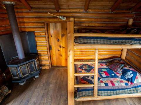WARDEN'S CAMP – Pourvoirie Club Hosanna