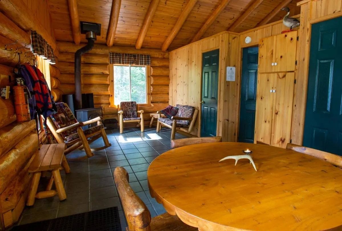 CHALET DU BARRAGE — Pourvoirie Club Hosanna – Pourvoirie Club Hosanna