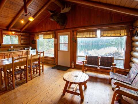 LAC À L'OURS CABIN – Pourvoirie Club Hosanna