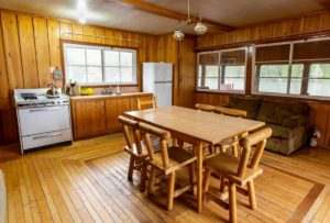 CHALET LAC ATTRACTION 3 – Pourvoirie Club Hosanna
