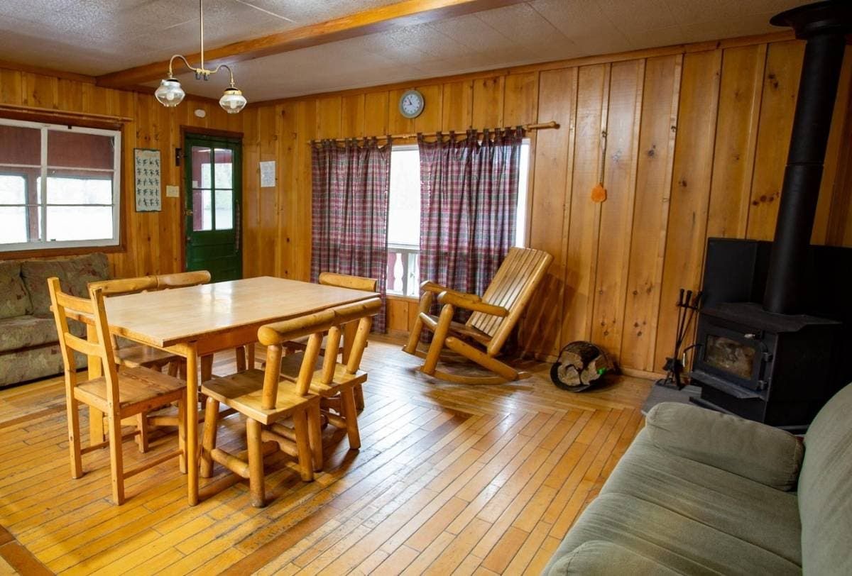 CHALET LAC ATTRACTION 3 — Pourvoirie Club Hosanna – Pourvoirie Club Hosanna