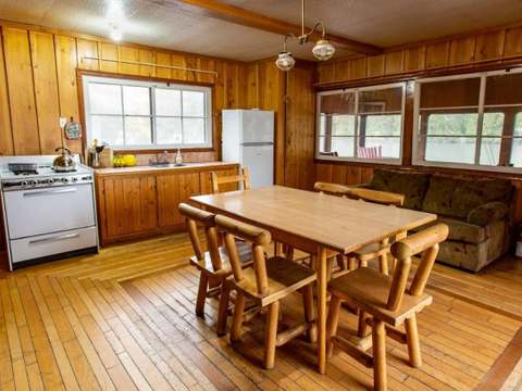 CHALET LAC ATTRACTION 3 – Pourvoirie Club Hosanna