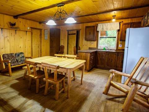 LAC ATTRACTION CABIN 4 – Pourvoirie Club Hosanna
