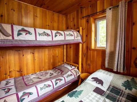 LAC ATTRACTION CHALET 5 – Pourvoirie Club Hosanna