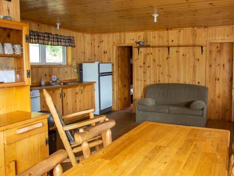 LAC ATTRACTION CHALET 5 – Pourvoirie Club Hosanna