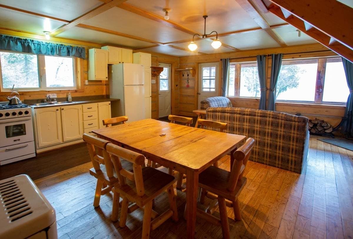 LAC CANARD CABIN 2 – Pourvoirie Club Hosanna