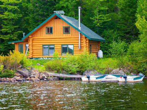 CHALET LAC CARIBOU 2 – Pourvoirie Club Hosanna