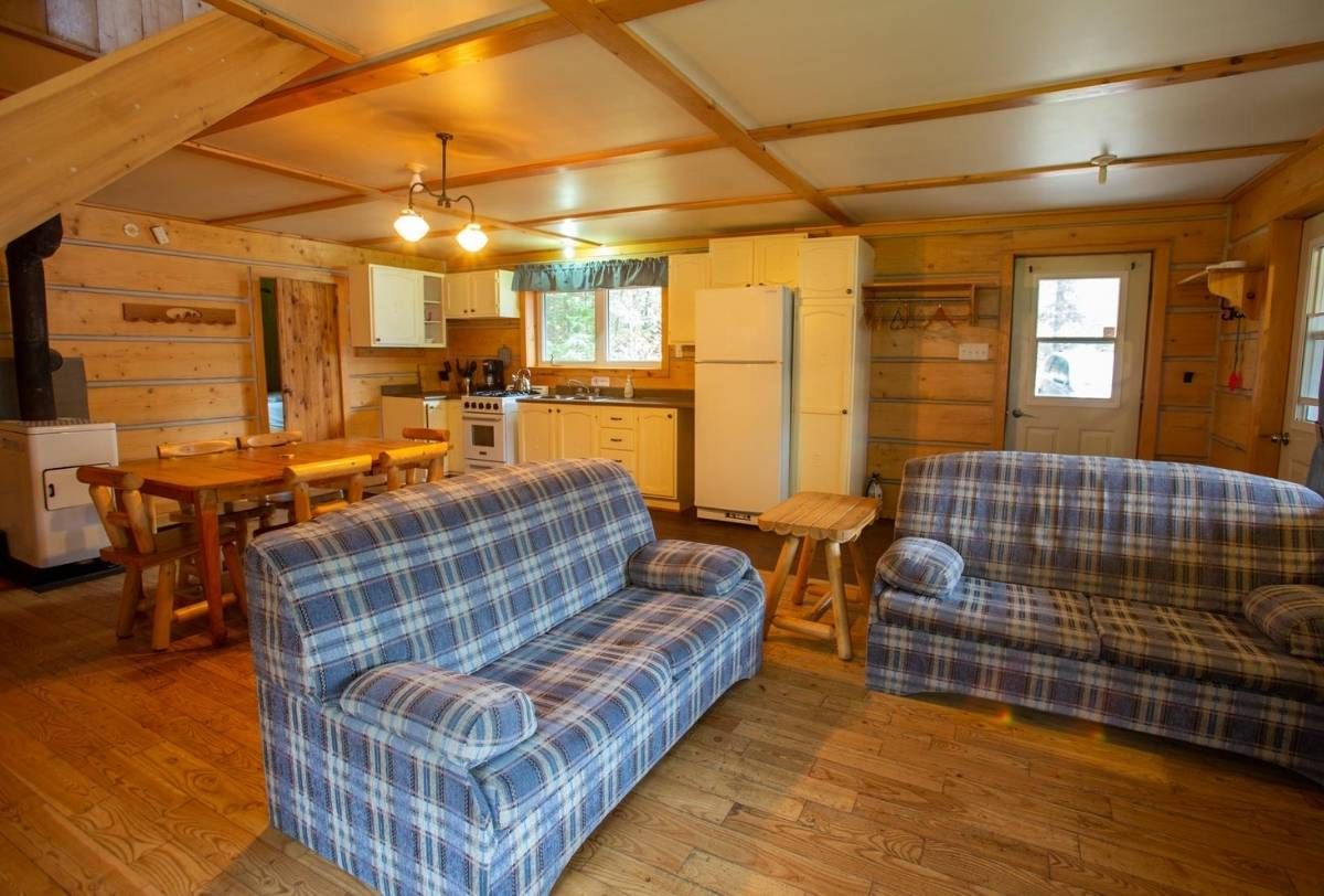 CHALET LAC CARIBOU 2 – Pourvoirie Club Hosanna