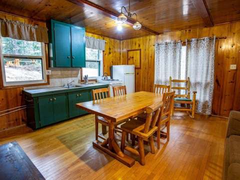 LAC COURNOYER CHALET – Pourvoirie Club Hosanna