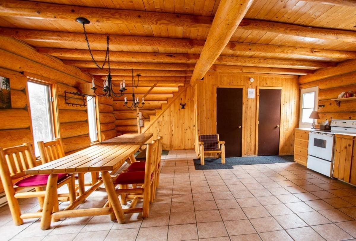 Cabin LE TRAPPEUR CHALET — Pourvoirie Club Hosanna – Pourvoirie Club Hosanna