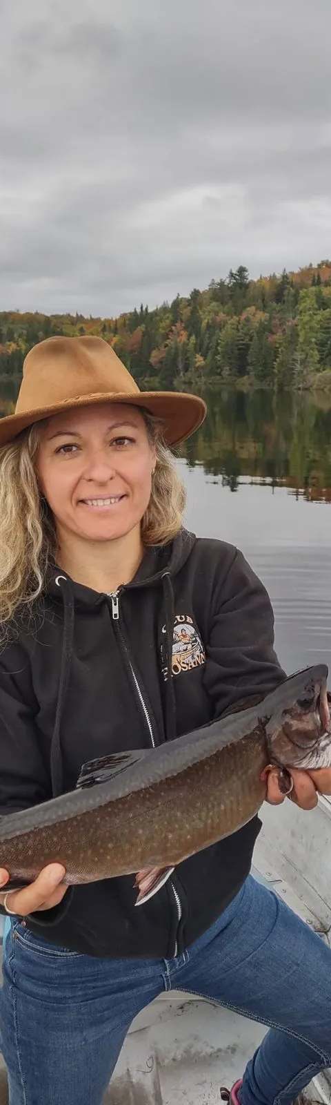 Fishing Lake trout / charr at Pourvoirie Club Hosanna, Mauricie, Quebec — photo 3