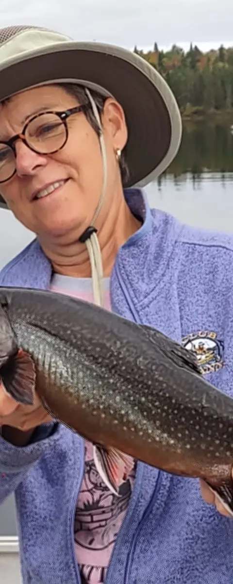 Fishing Lake trout / charr at Pourvoirie Club Hosanna, Mauricie, Quebec — photo 4