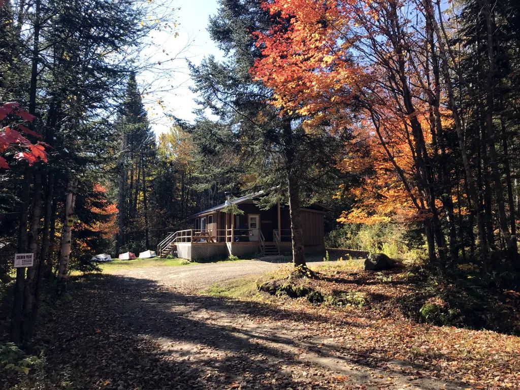 Chalet Hiya — Pourvoirie Club Rossignol – Pourvoirie Club Rossignol
