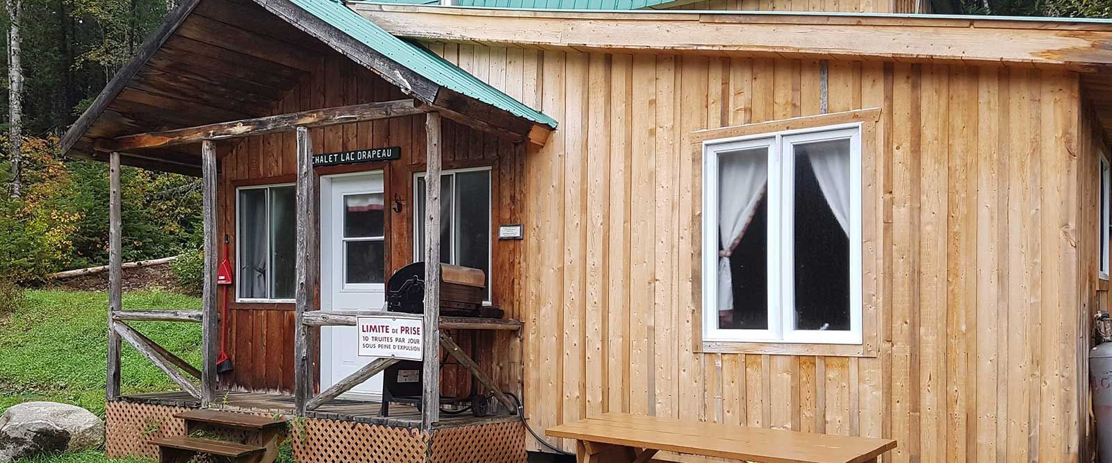 CABIN DRAPEAU – Pourvoirie Coin Lavigne