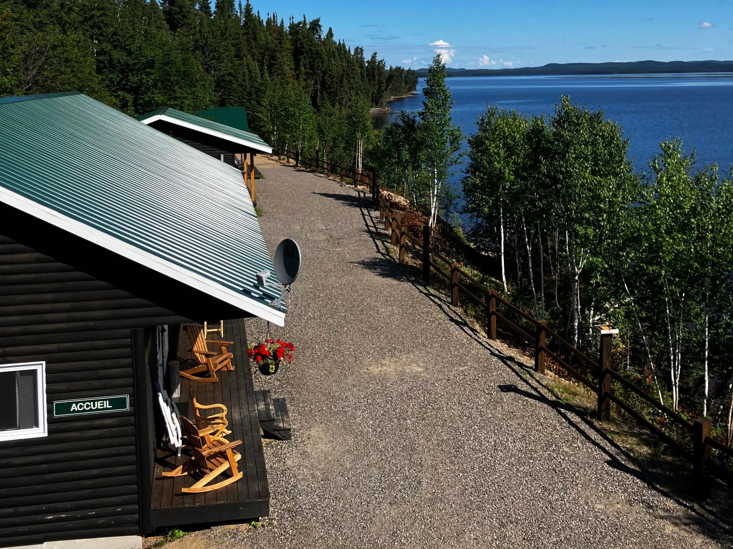 Chalet Chouette Épervière — Pourvoirie Damville – Pourvoirie Damville