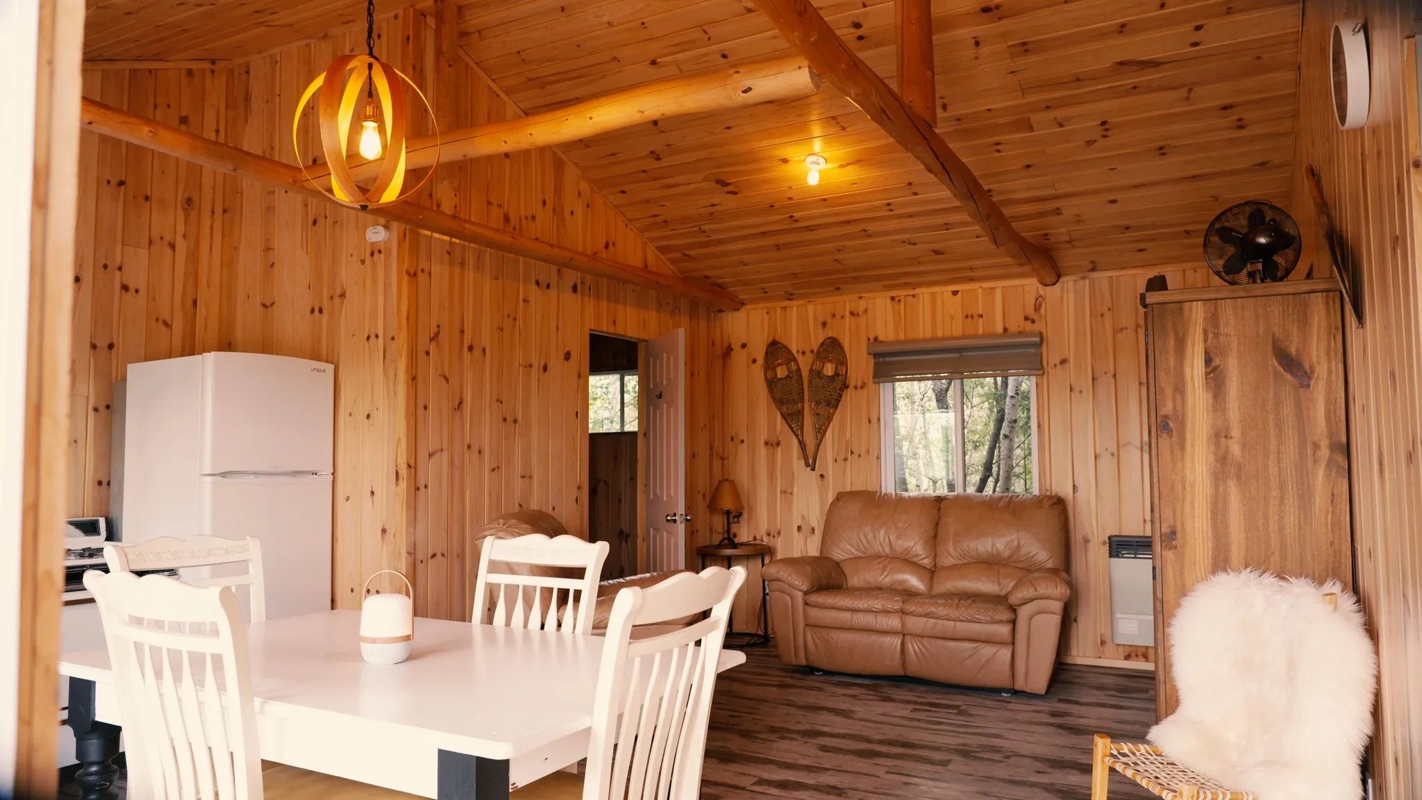 Chalet Chouette Épervière — Pourvoirie Damville – Pourvoirie Damville