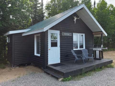 Chalet Petit Duc – Pourvoirie Damville