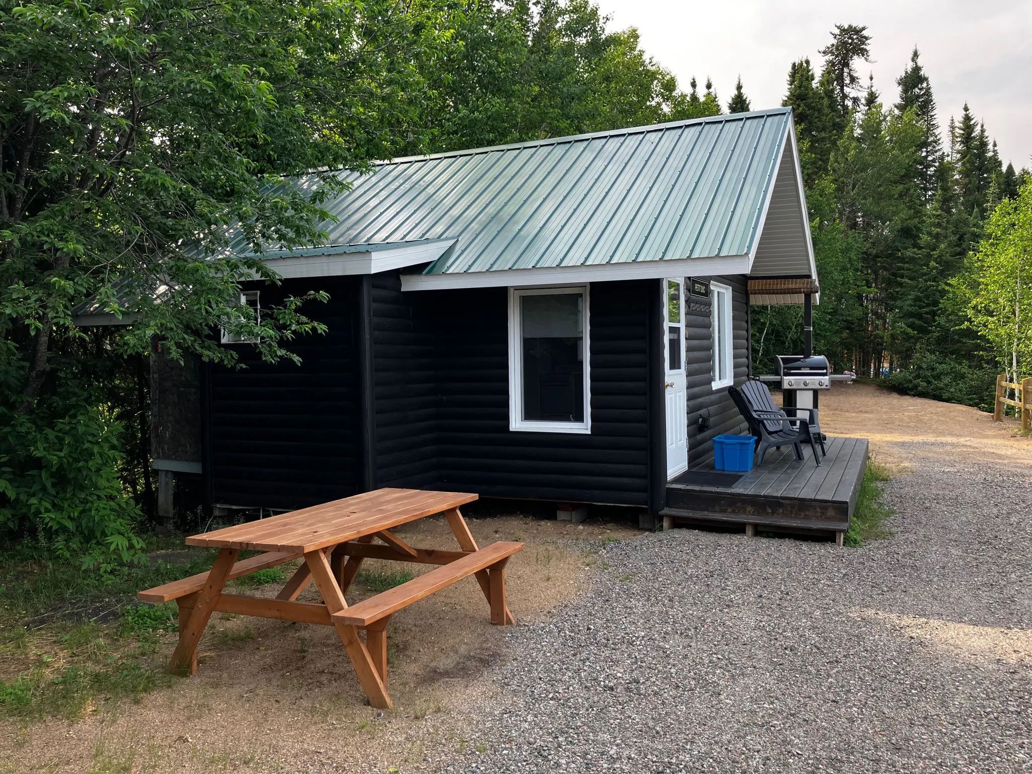 Chalet Petit Duc — Pourvoirie Damville – Pourvoirie Damville