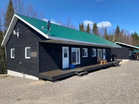 Chalet Petite Nyctale – Pourvoirie Damville