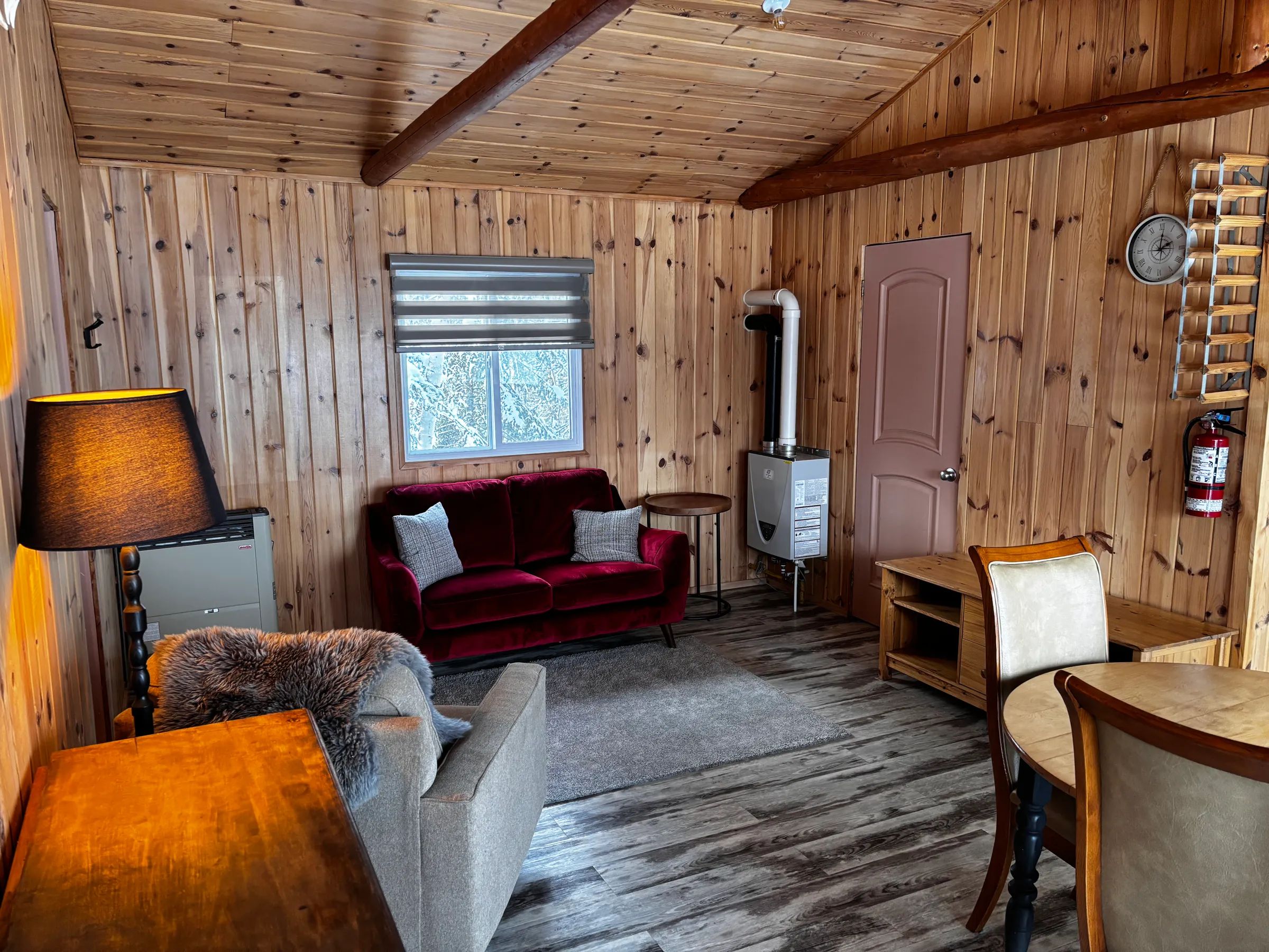 Chalet Petite Nyctale — Pourvoirie Damville – Pourvoirie Damville