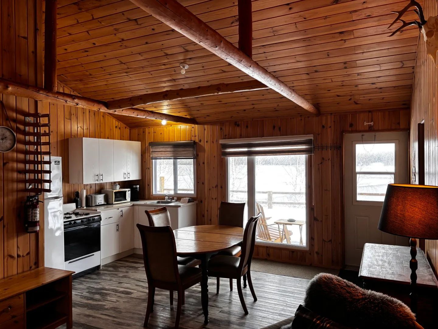 Chalet Petite Nyctale — Pourvoirie Damville – Pourvoirie Damville