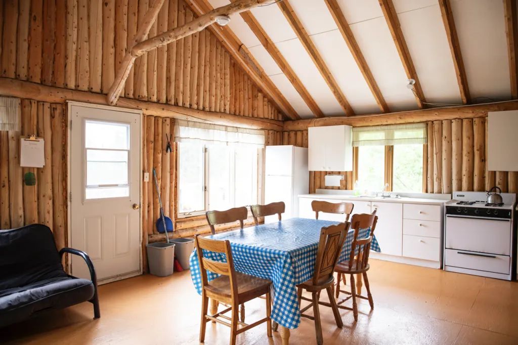 Chalet #6 — Pourvoirie de l'Ours Brun – Pourvoirie de l'Ours Brun