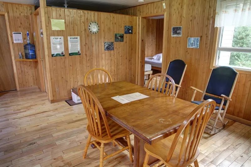 CHALET DE LA CROIX — Pourvoirie de la Seigneurie du Lac Métis – Pourvoirie de la Seigneurie du Lac Métis