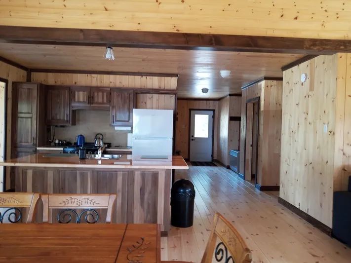 MOOSE CABIN – MOOSE CABIN