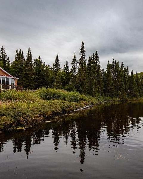 Overview of the outfitter's territory and lake at Pourvoirie de la Truite Rouge, Côte-Nord, Quebec