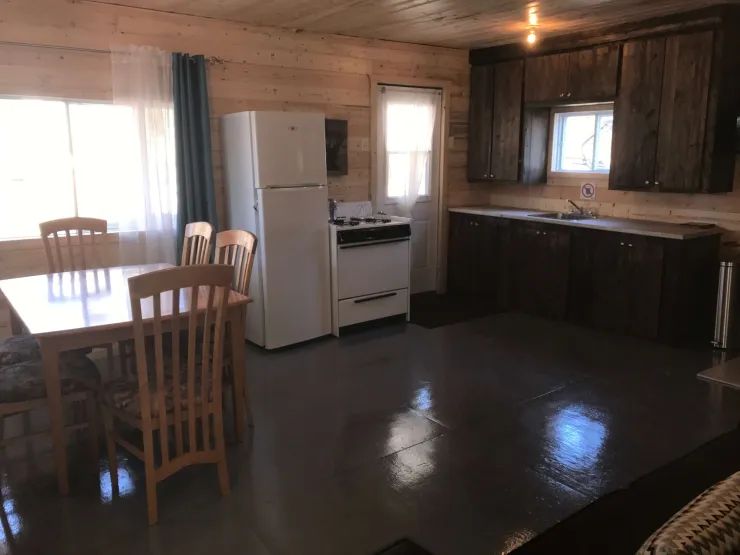 CHALET 2 — Pourvoirie des Grands Ducs – Pourvoirie des Grands Ducs