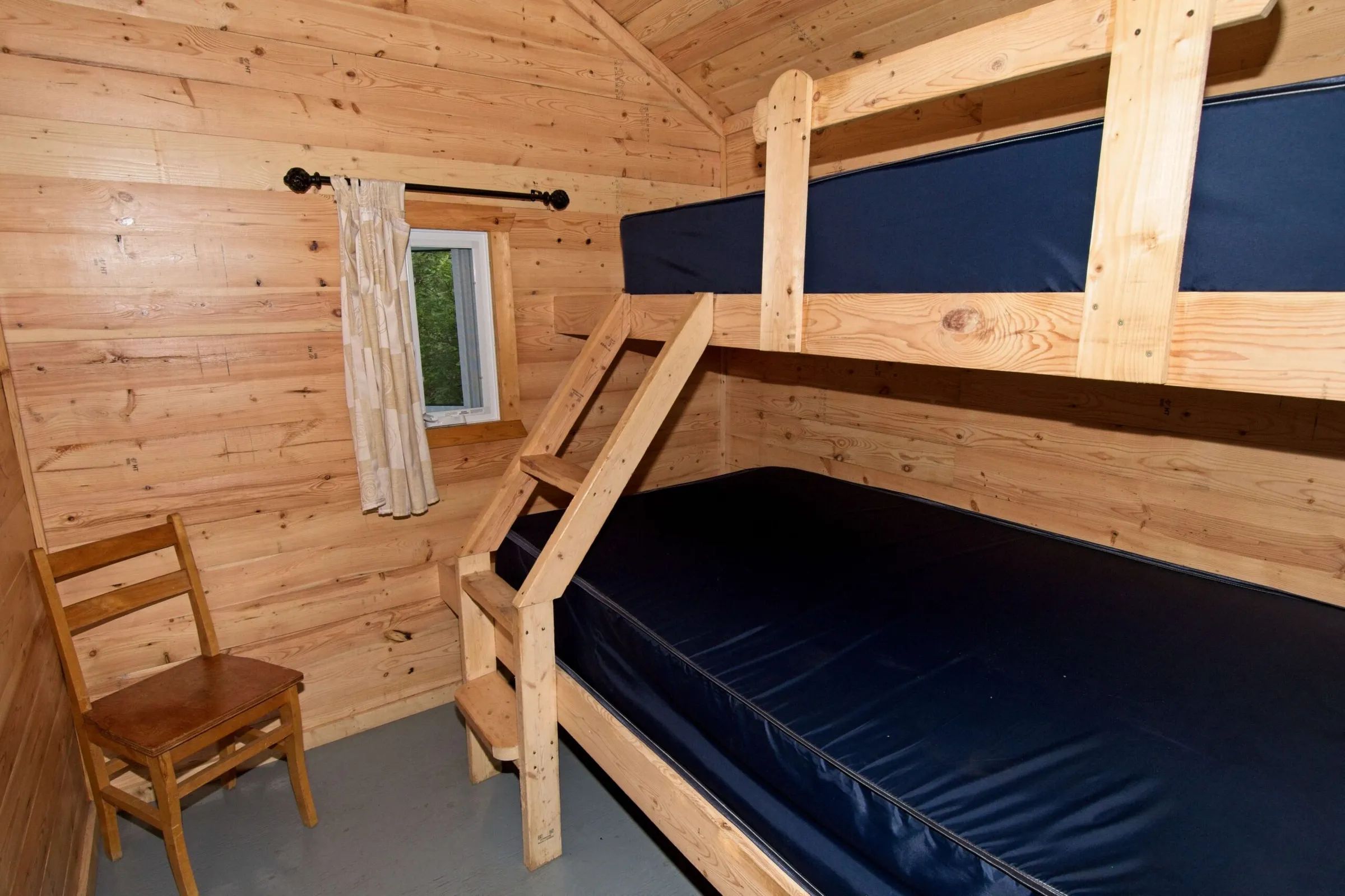 CHALET 4 — Pourvoirie des Grands Ducs – Pourvoirie des Grands Ducs