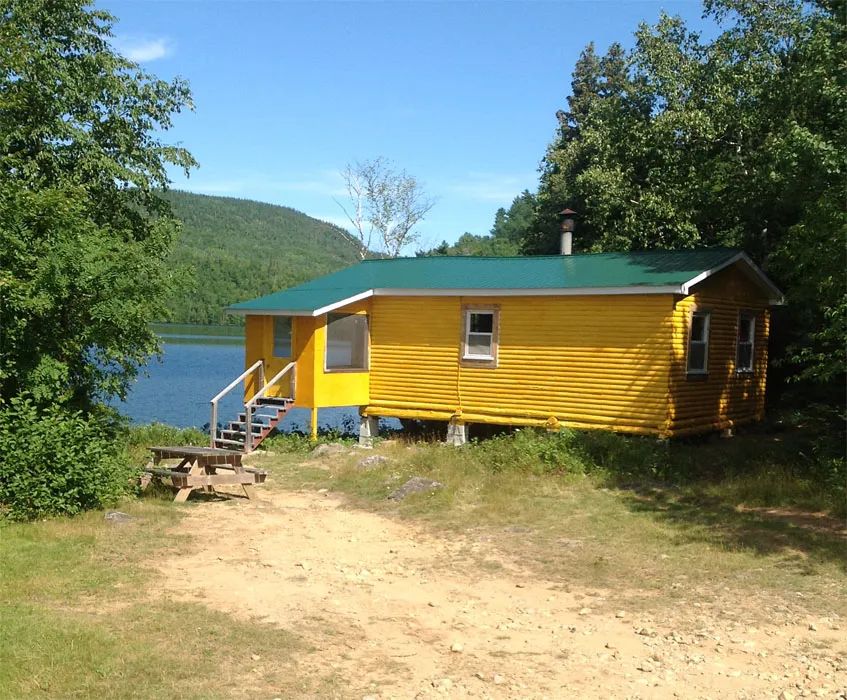 Chalet 3 — Pourvoirie des Lacs Roger et Faucille – Pourvoirie des Lacs Roger et Faucille