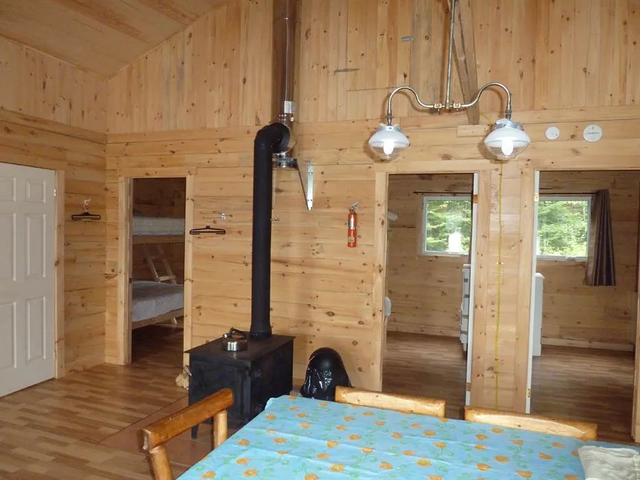 Chalet 7 — Pourvoirie des Lacs Roger et Faucille – Pourvoirie des Lacs Roger et Faucille