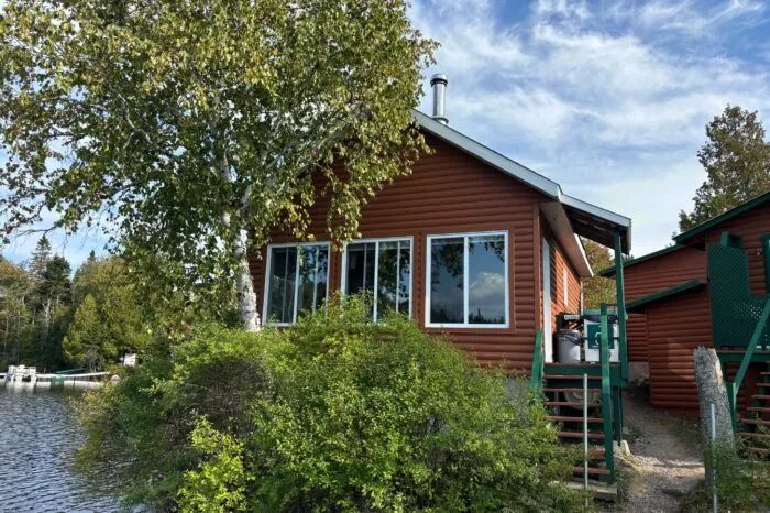 CABIN 10 – Pourvoirie Domaine Bazinet