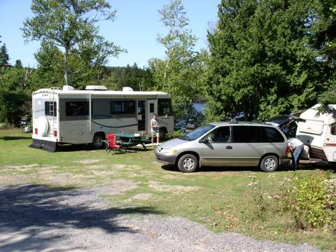 Campsites with Services – Pourvoirie Domaine Bazinet