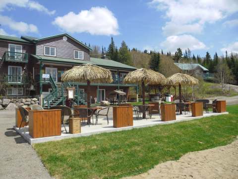 Terrace 7 – Pourvoirie Domaine Bazinet