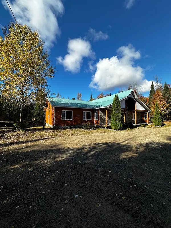 CHALET LE GRIZZLY – Pourvoirie Domaine du Renard Bleu