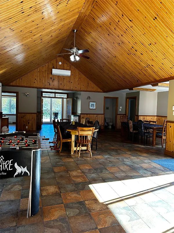 CHALET LE GRIZZLY — Pourvoirie Domaine du Renard Bleu – Pourvoirie Domaine du Renard Bleu