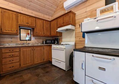 CAMP CABANE À SUCRE — Pourvoirie Domaine Touristique la Tuque – Pourvoirie Domaine Touristique la Tuque