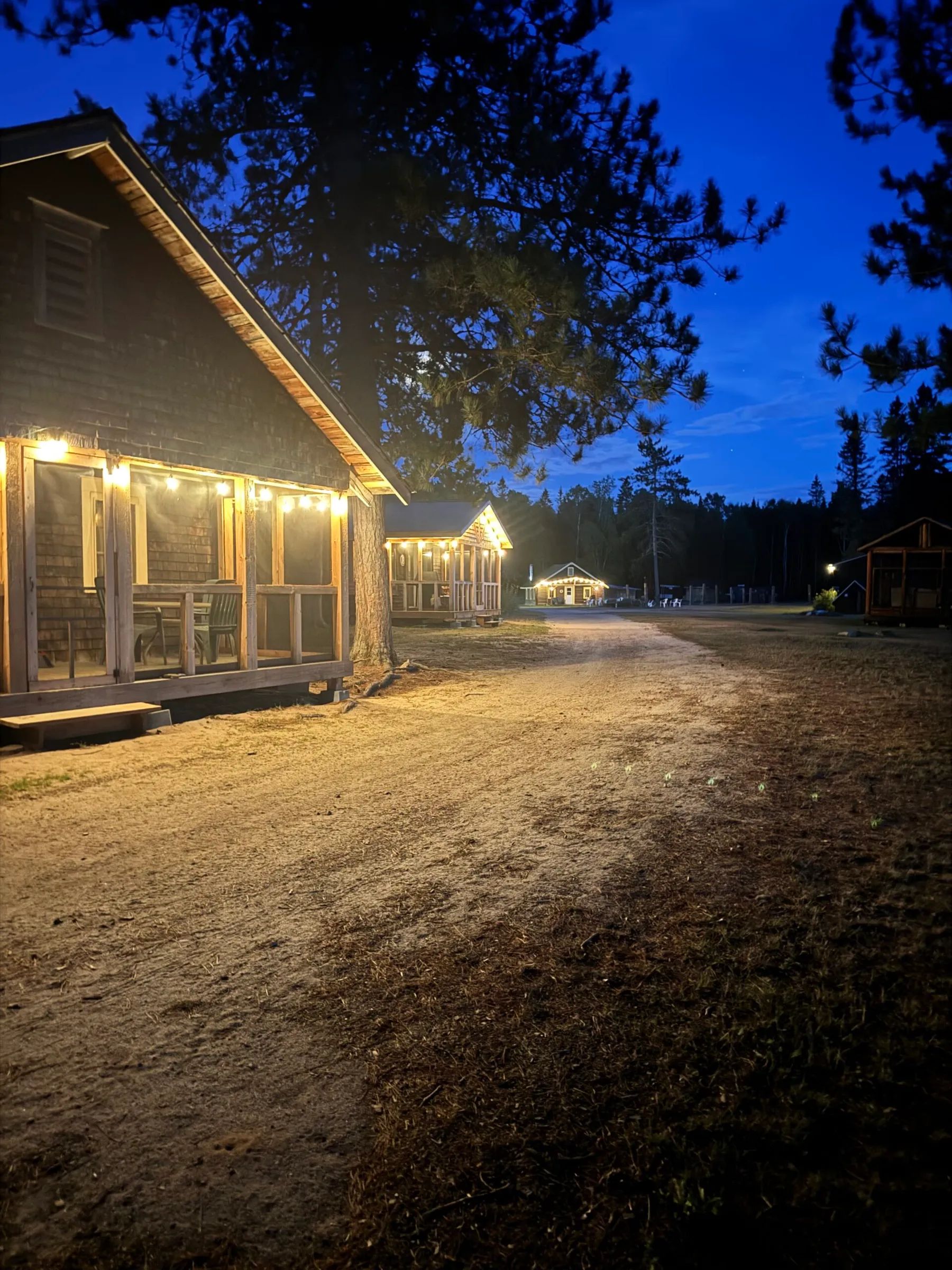 CHALET EN BOIS ROND — Pourvoirie du Club Gatineau – Pourvoirie du Club Gatineau