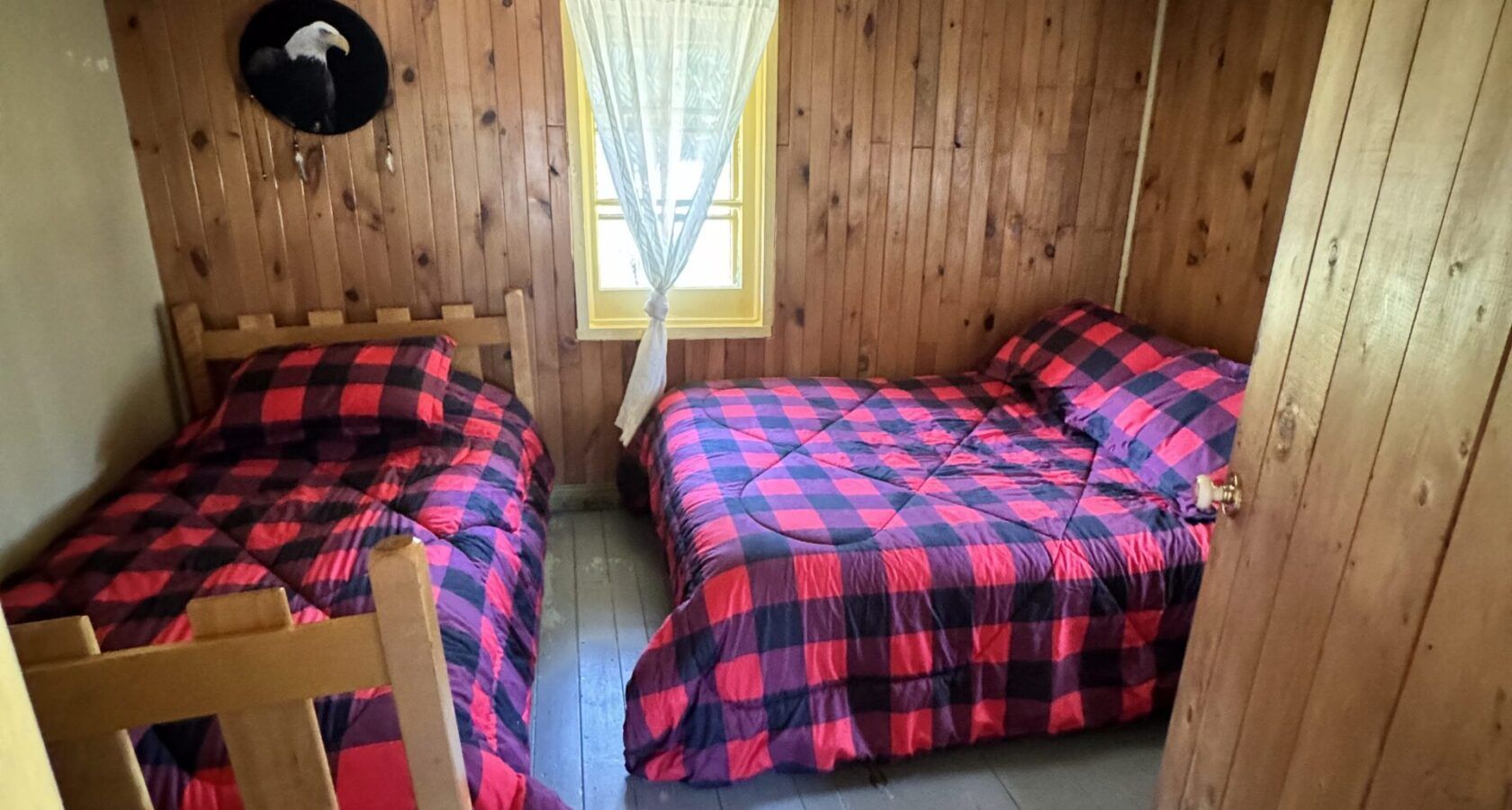 CHALET EN BOIS ROND — Pourvoirie du Club Gatineau – Pourvoirie du Club Gatineau
