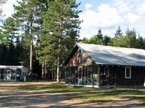 CHALET L'OURS – Pourvoirie du Club Gatineau